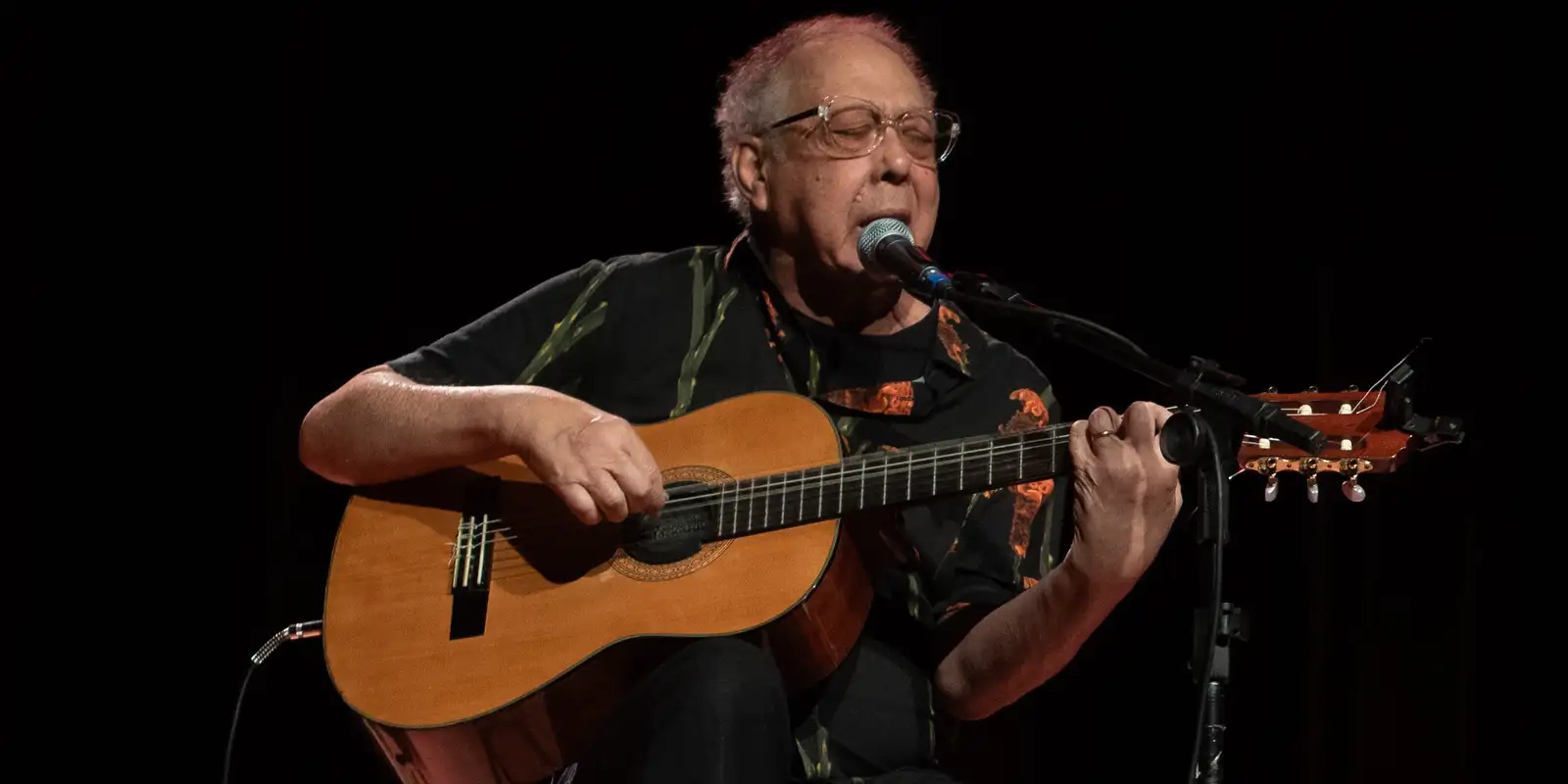 tv-brasil-reexibe-show-no-cena-musical-em-homenagem-a-jards-macale