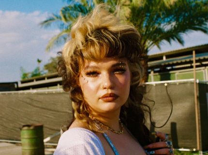 tres-meses-apos-anunciar-pausa-na-carreira,-lola-young-retorna-e-promete-novidades