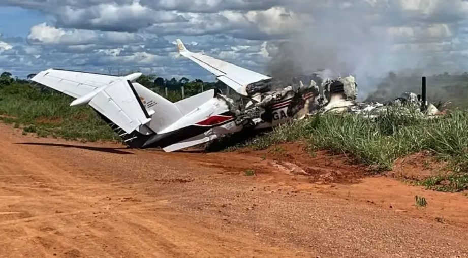 vaza-video-de-aviao-em-chamas-apos-a-queda
