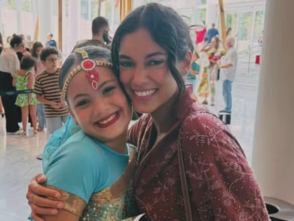 boadrasta?-alane-dias-leva-flores-e-acompanha-apresentacao-de-bale-da-filha-de-francisco-gil