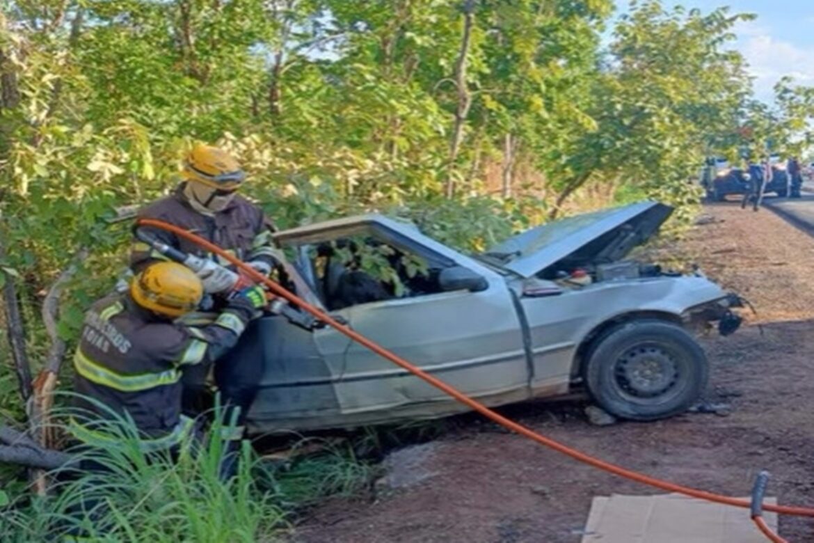 tres-mulheres-e-duas-criancas-morrem-em-acidente-de-carro-na-br-020