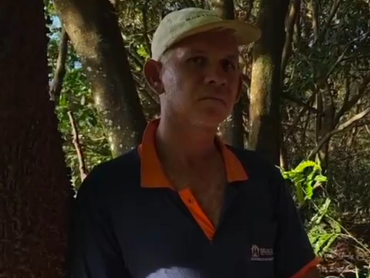 Homem que matou família leva polícia ao local onde corpos foram enterrados; vídeo