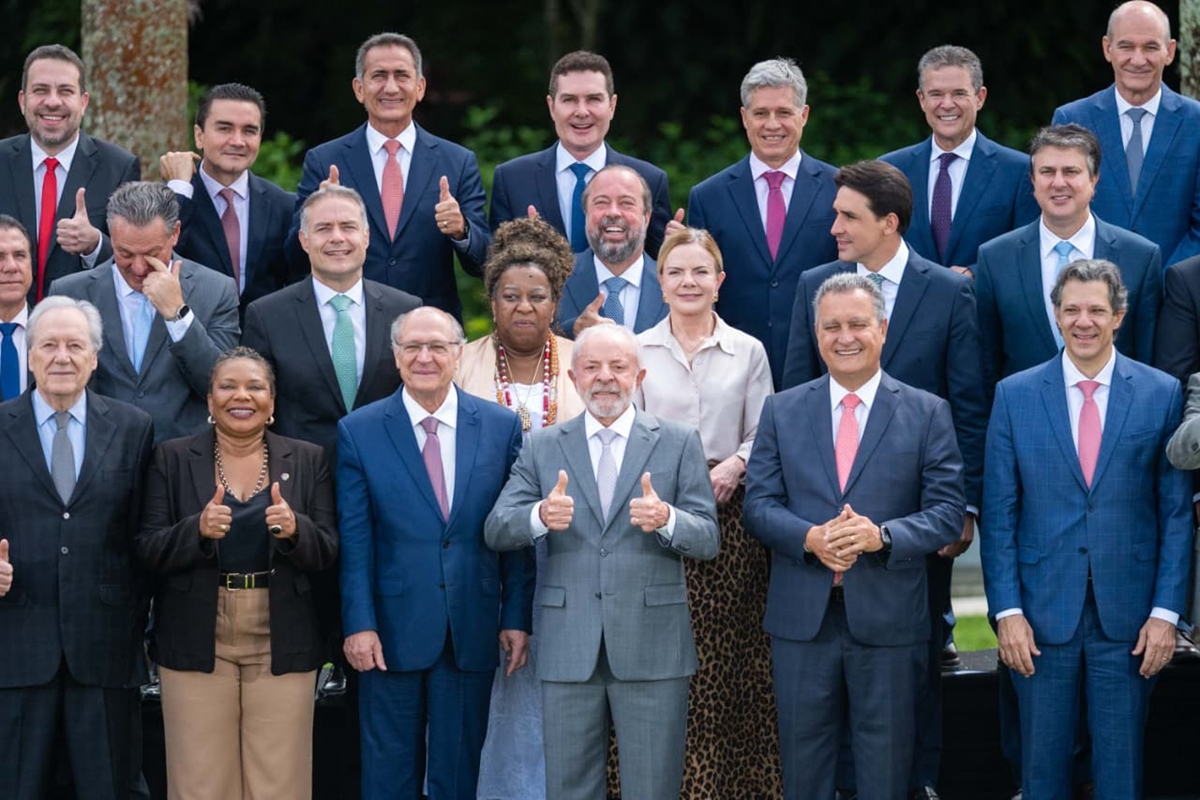 lula-da-ferias-a-12-ministros-neste-final-de-ano.-saiba-quais