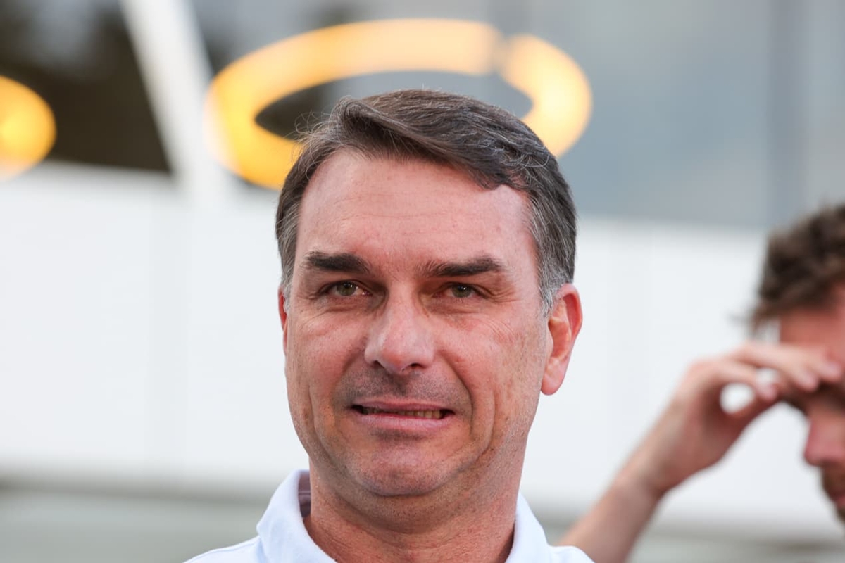 flavio-vai-ler-carta-de-natal-escrita-por-bolsonaro-antes-de-cirurgia