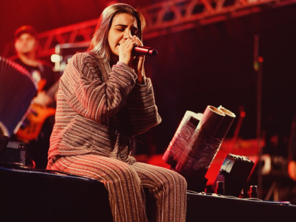 yasmin-santos-abre-o-coracao-sobre-2025:-“me-pegou-de-surpresa-em-muitos-aspectos”