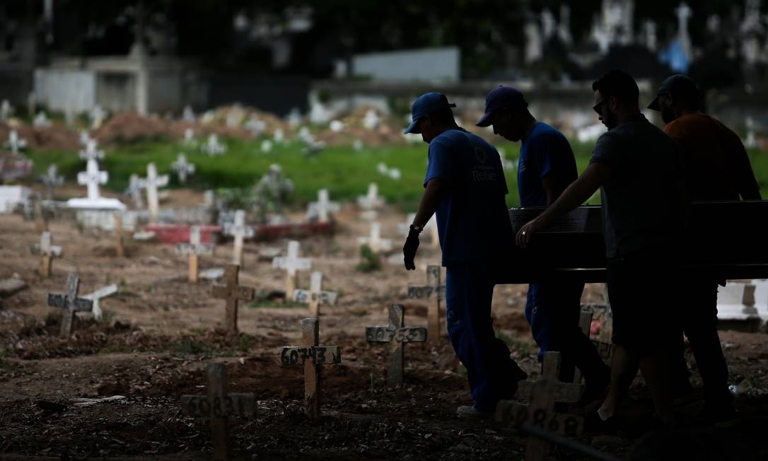 sepultamento-e-interrompido-apos-familia-suspeitar-de-troca-de-corpos-em-cemiterio