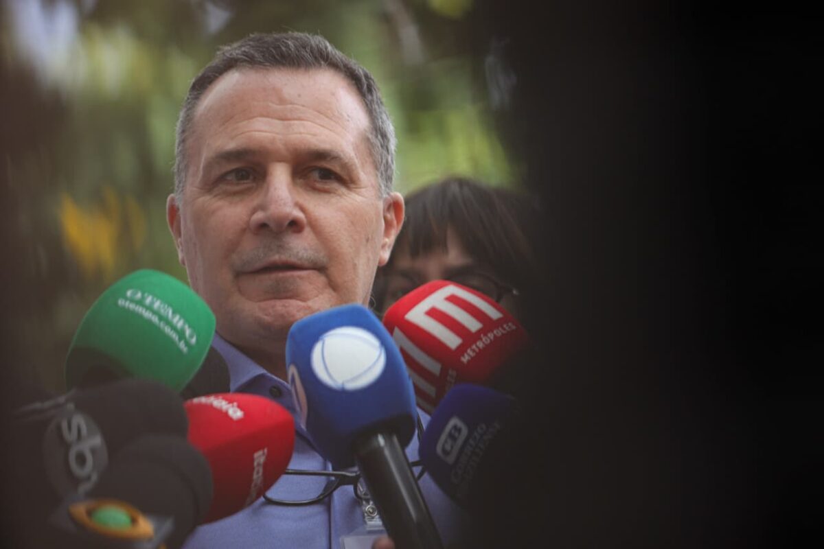 medico-de-bolsonaro-detalha-cirurgia-e-nao-descarta-novo-procedimento