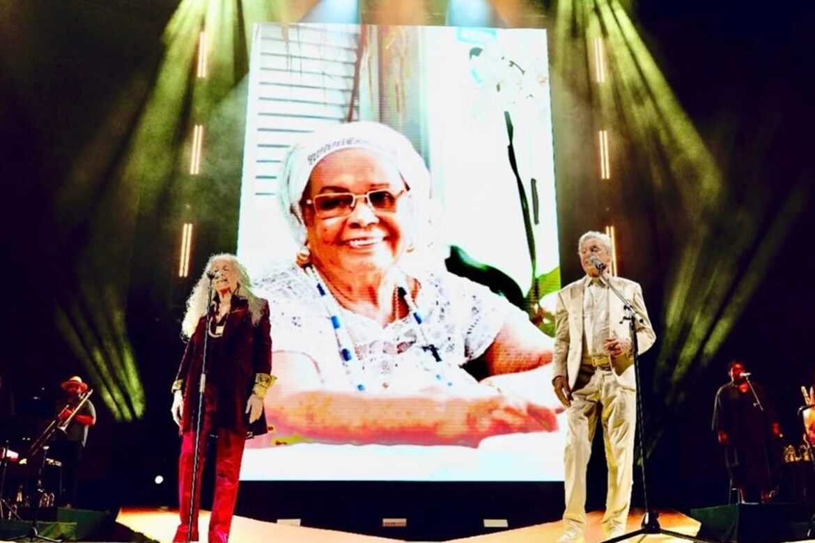 maria-bethania-lamenta-morte-de-mae-carmen-do-gantois-e-faz-homenagem