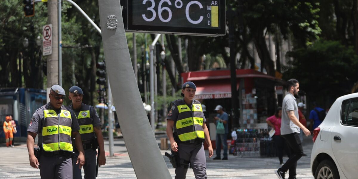 com-calor,-governo-de-sao-paulo-emite-alerta-para-economia-de-agua