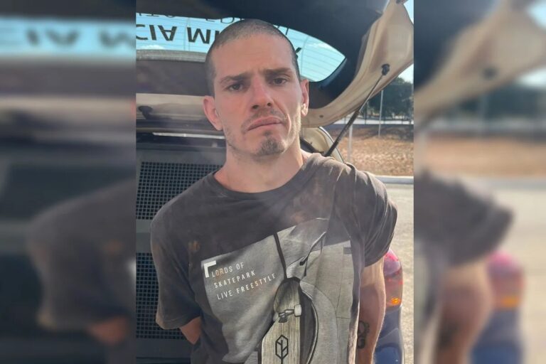 Homem que espancou primo de 7 anos e tio é condenado a 26 anos Homem que espancou primo de 7 anos e tio é condenado a 26 anos