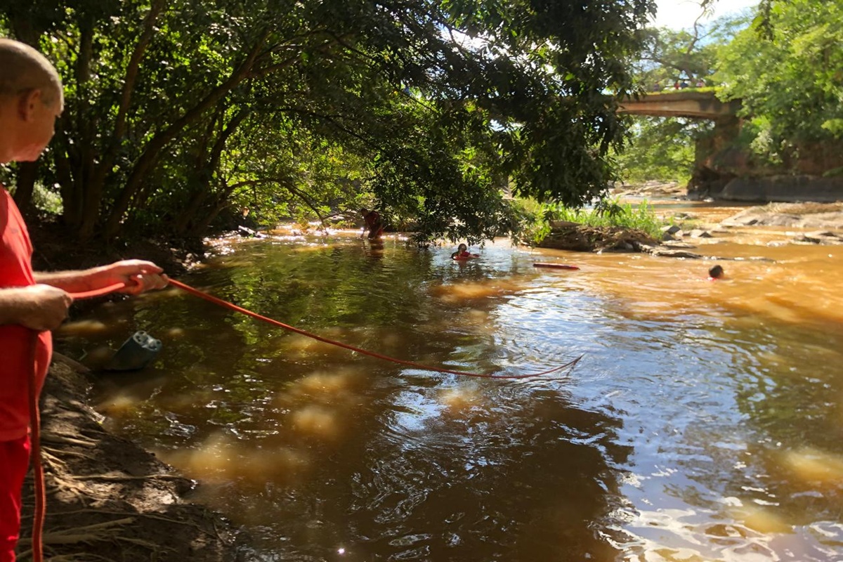 homem-morre-afogado-apos-escorregar-em-beira-de-rio-e-cair-na-agua