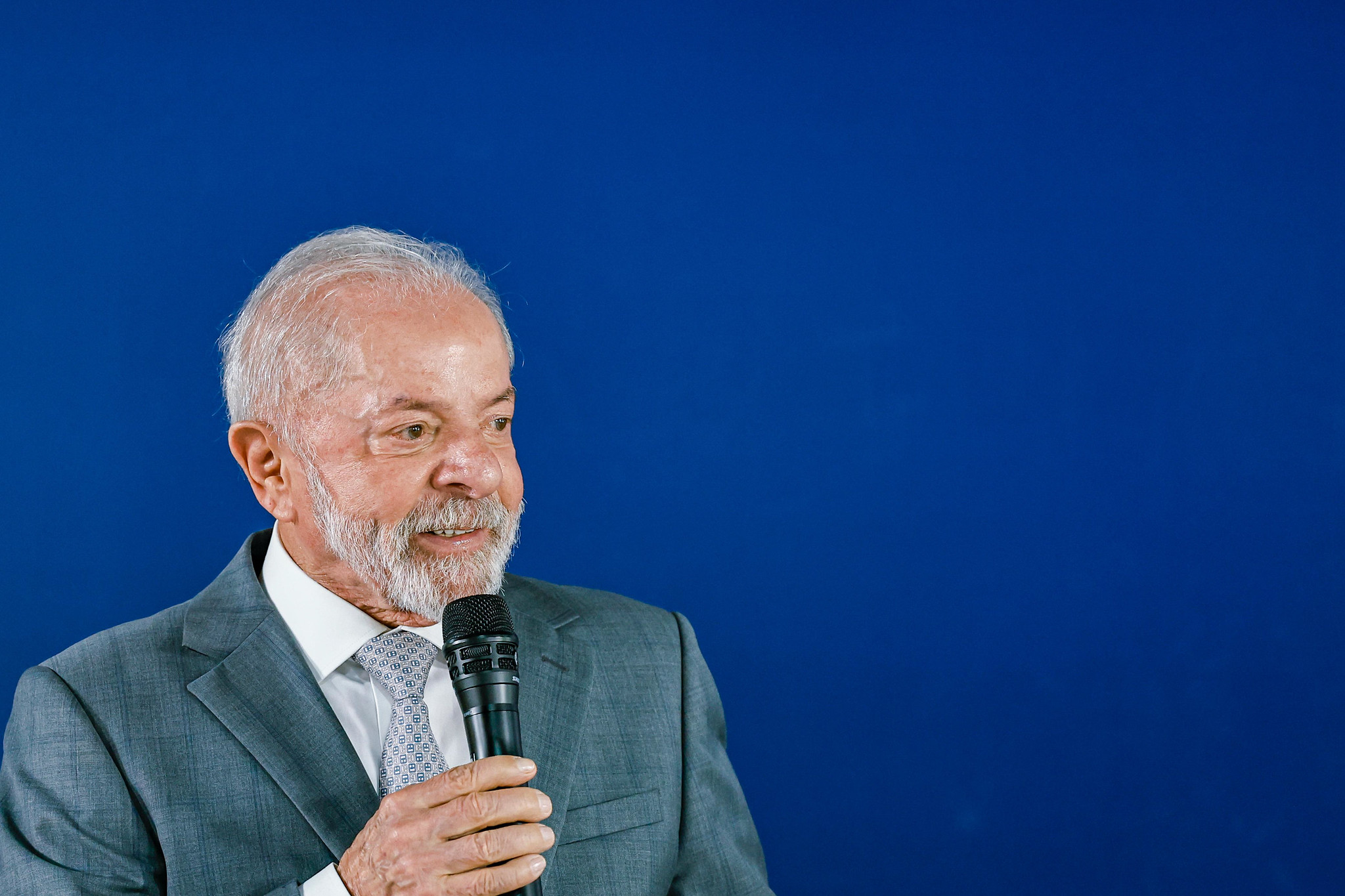lula-veta-regra-sobre-beneficios-financeiros-por-“risco-a-politicas”