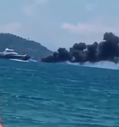 video:-lancha-pega-fogo-em-angra-dos-reis