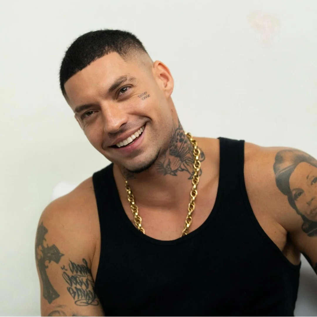 artista-quebra-cartao-de-‘cybertruck’-e-sai-rebocado;-veja-quem-foi