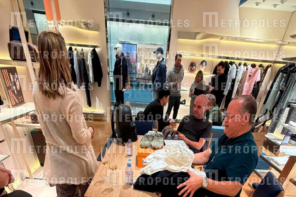 senadora-faz-compras-em-loja-de-luxo-nos-eua-com-lobista-enrolado