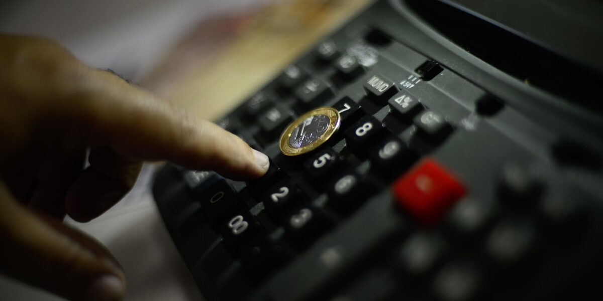 governo-central-registra-deficit-de-r$-20,2-bilhoes-em-novembro