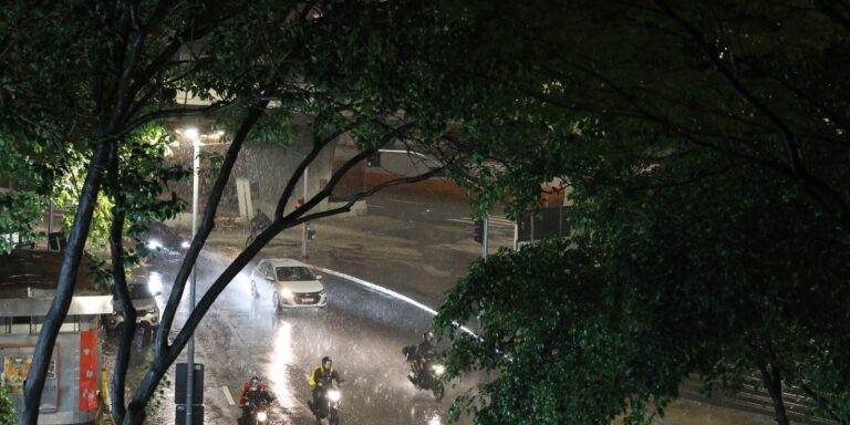 Chuvas deixam São Paulo em estado de atenção; 31 mil ficam sem energia