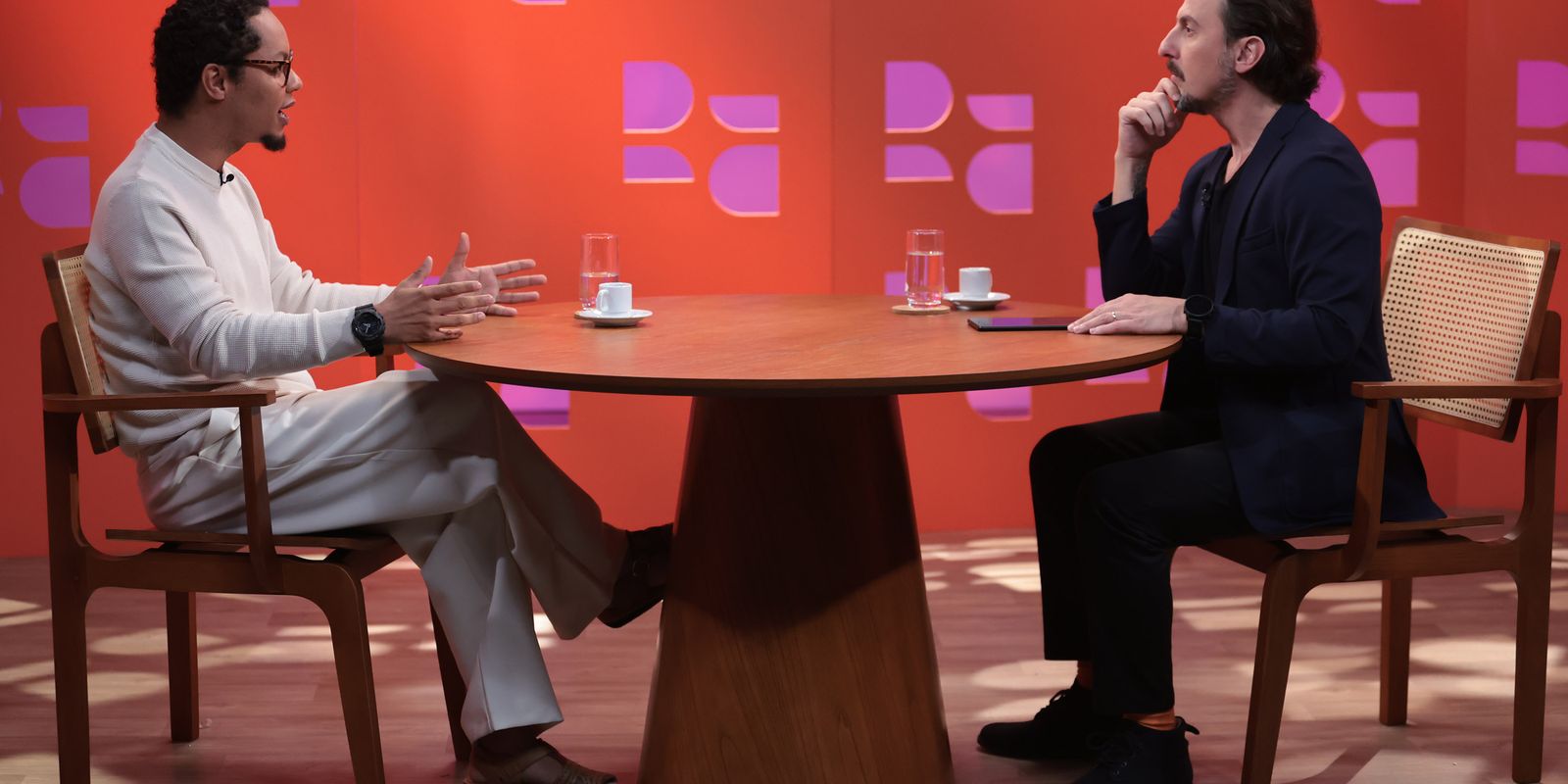 dr-com-demori-discute-racismo-estrutural-com-o-ator-clayton-nascimento