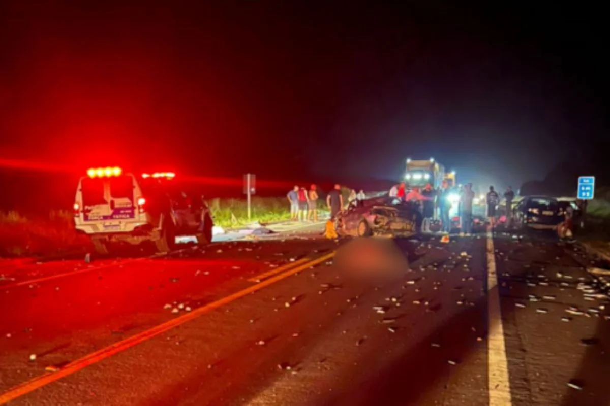 prf-divulga-imagens-de-acidente-que-causou-a-morte-de-familia-no-es