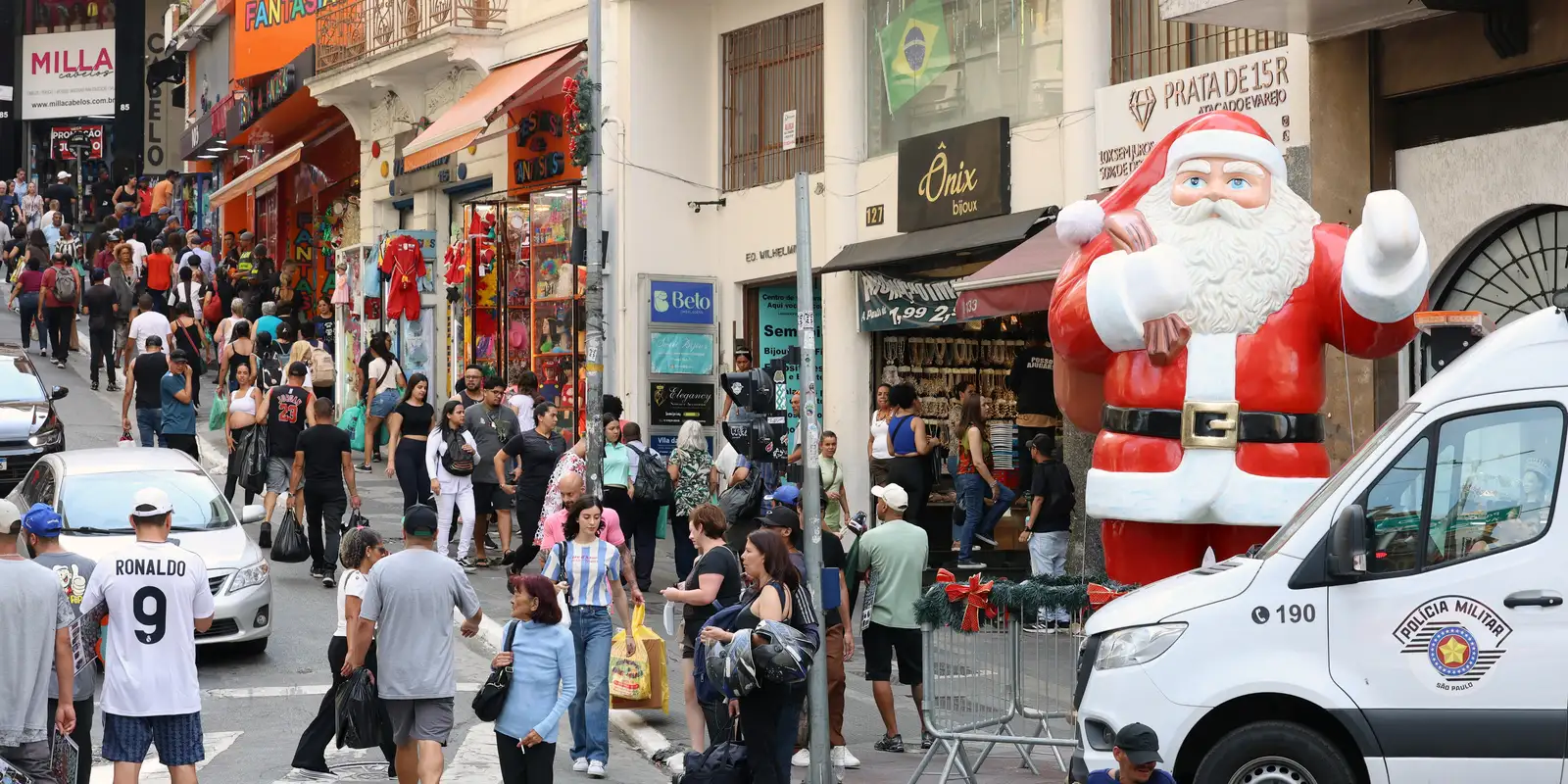 taxa-de-desemprego-chega-a-5,2%,-a-menor-desde-2012