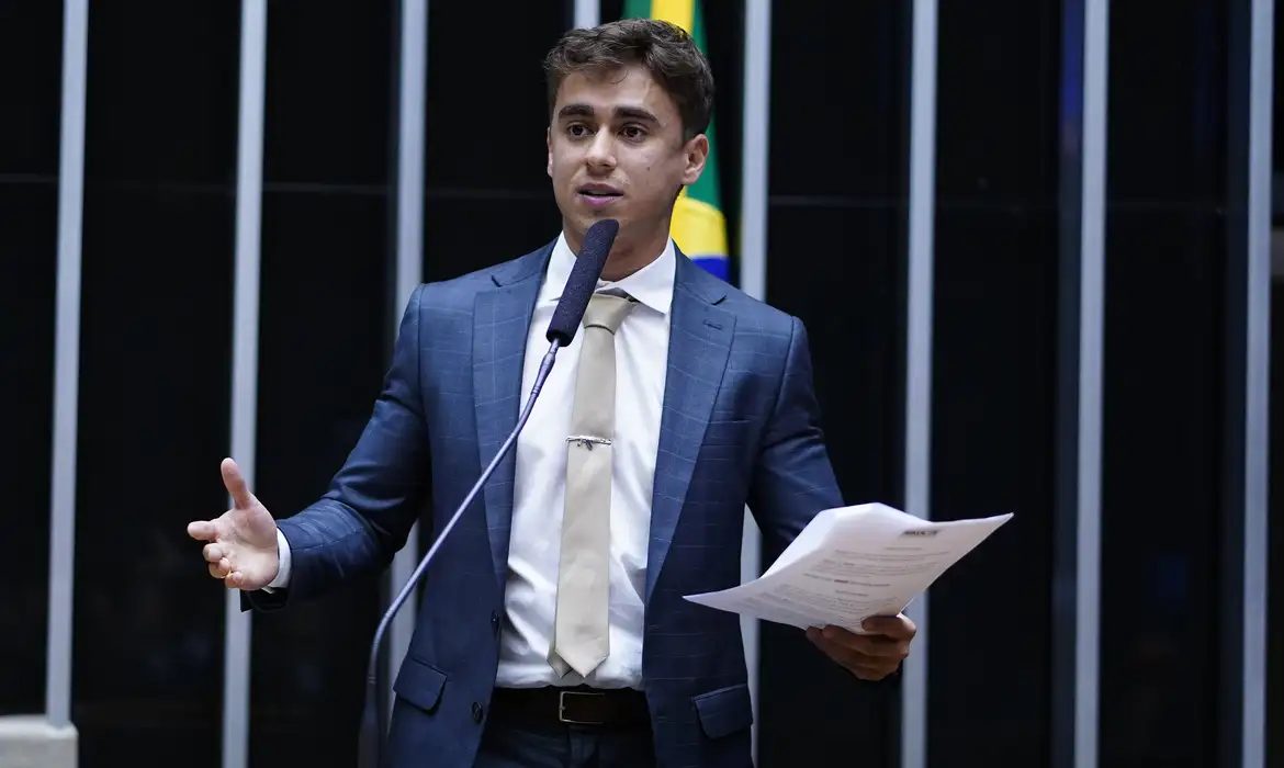 nikolas-ferreira-volta-a-bater-em-tecla-polemica-sobre-bolsonaro;-veja-o-que-e
