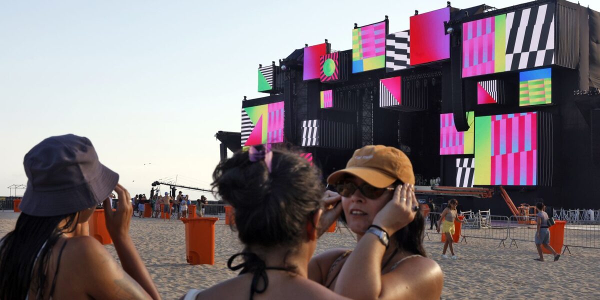 copacabana-ja-vive-clima-de-expectativa-para-a-festa-da-virada