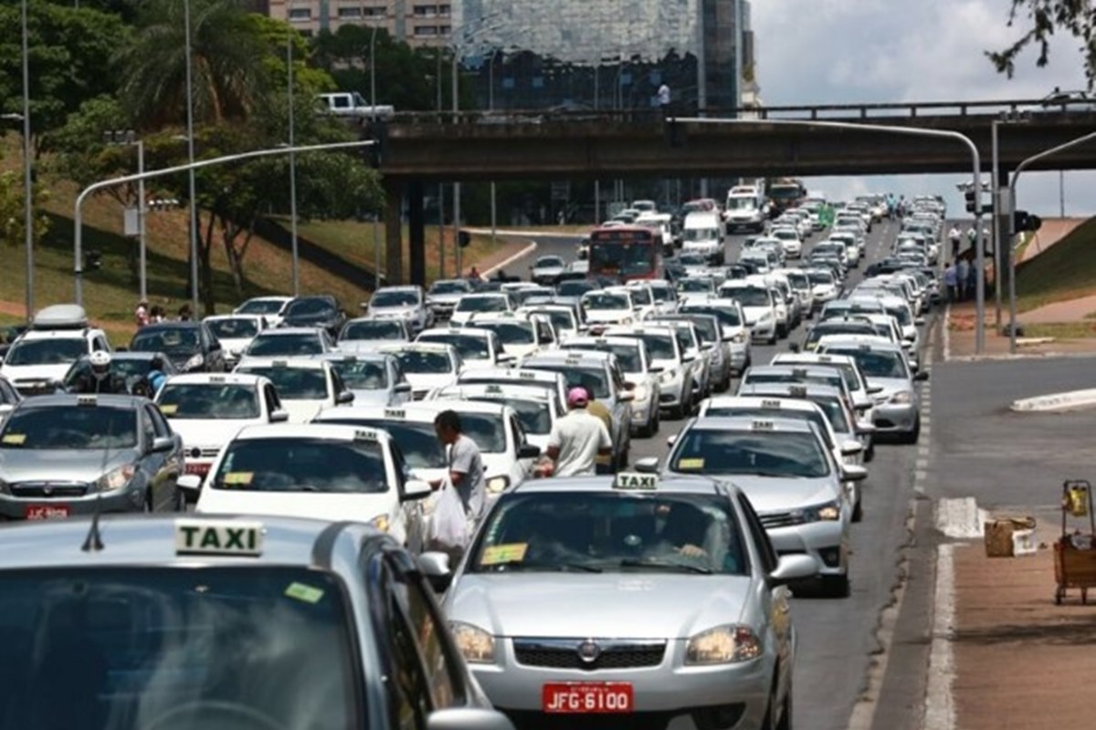 corrida-pelo-bilhao!-mais-de-600-taxistas-fazem-bolao-da-mega-sena