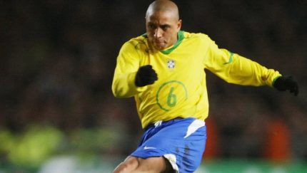 roberto-carlos,-ex-selecao,-enfrenta-problemas-cardiacos-e-e-operado,-diz-jornal-espanhol