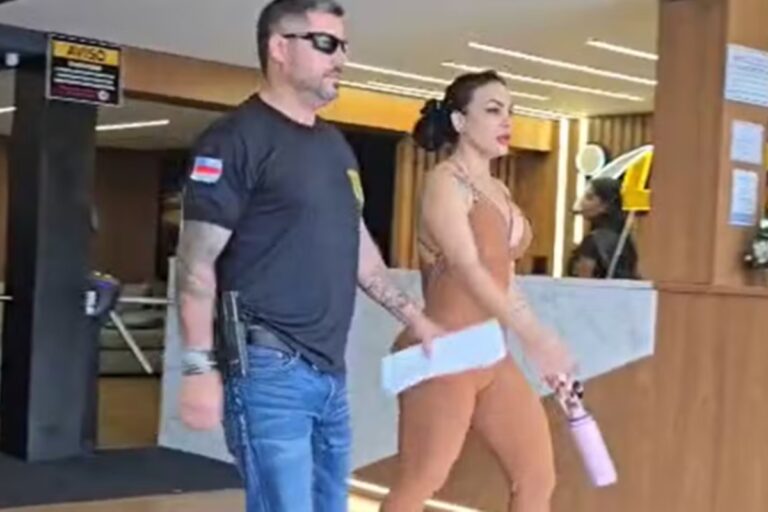 Blogueira é presa após gravar dancinha com arma do traficante “Cagão”