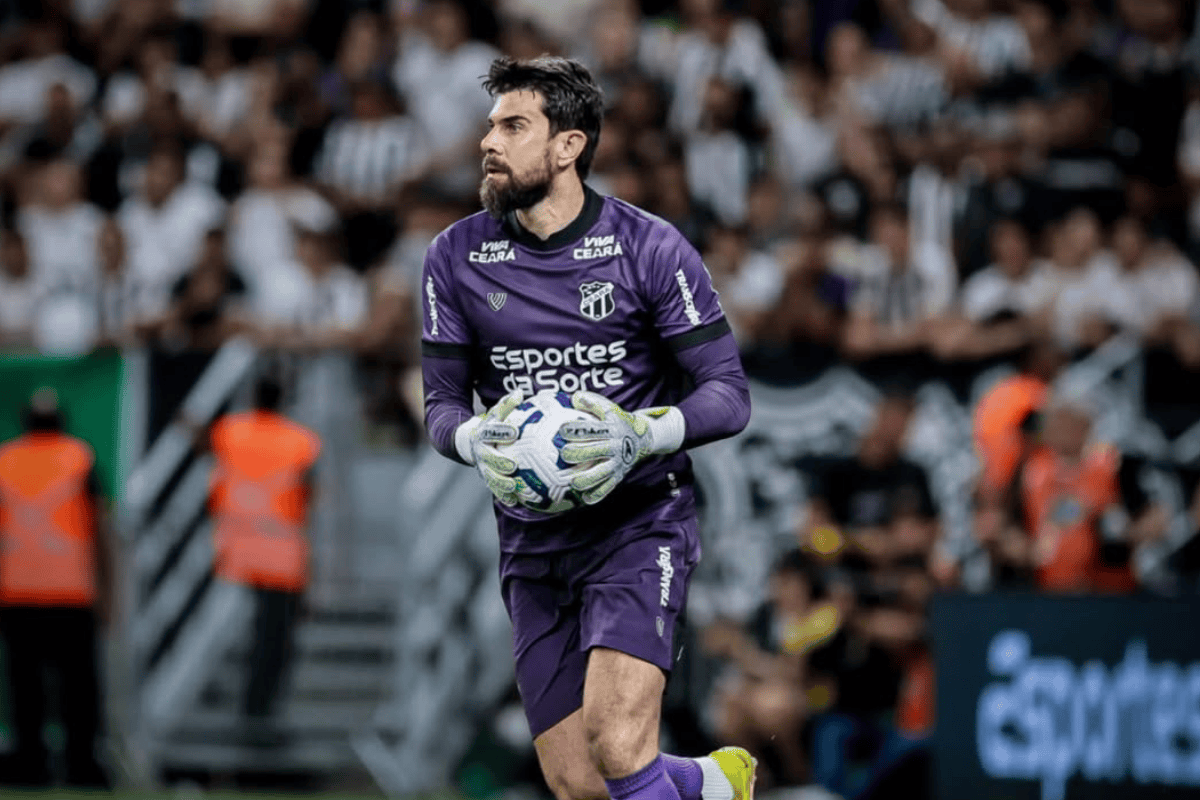 goleiro-anuncia-aposentadoria-semanas-apos-fechar-contrato;-entenda