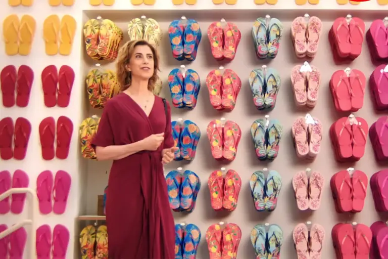 Dona da Havaianas recupera valor de mercado após queda por polêmica