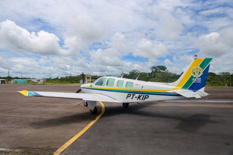 Veja quem terá direito ao subsídio de passagens aéreas após aprovação de projeto na Aleac