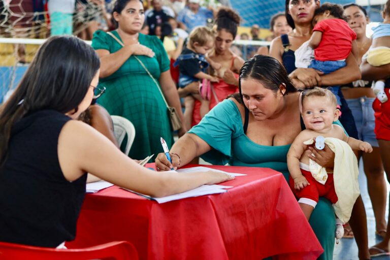Aniversário de Feijó é marcado por ação social com entrega de 13 toneladas de alimentos a centenas de famílias