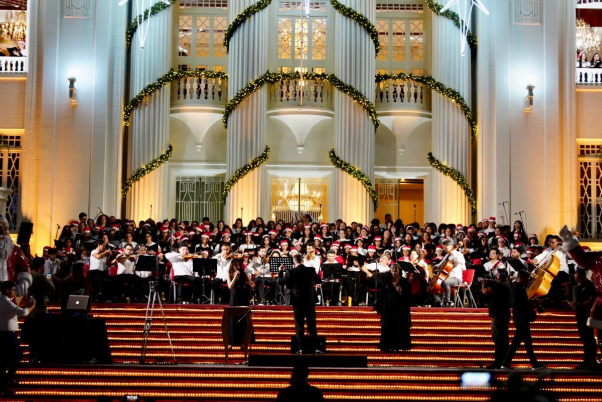 Cantata marca início das festividades de Natal com música e emoção; veja vídeo e fotos