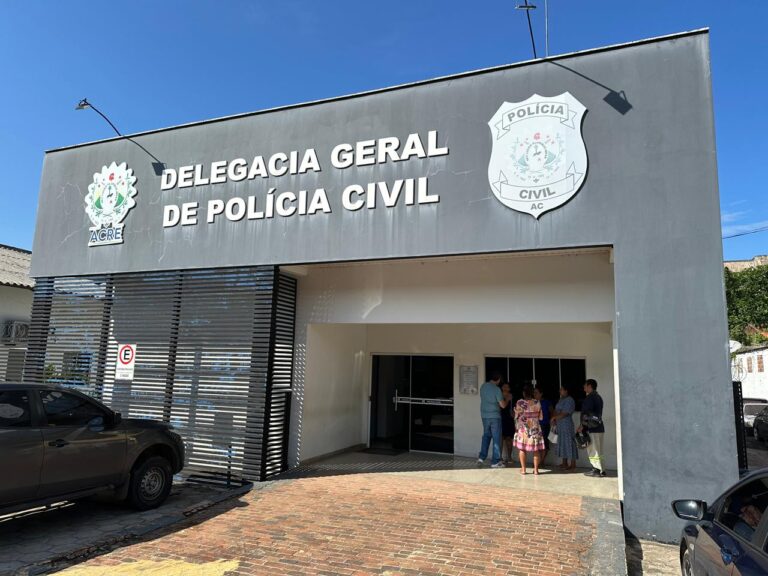 Homem é detido por impedir descanso de mãe idosa em Cruzeiro do Sul