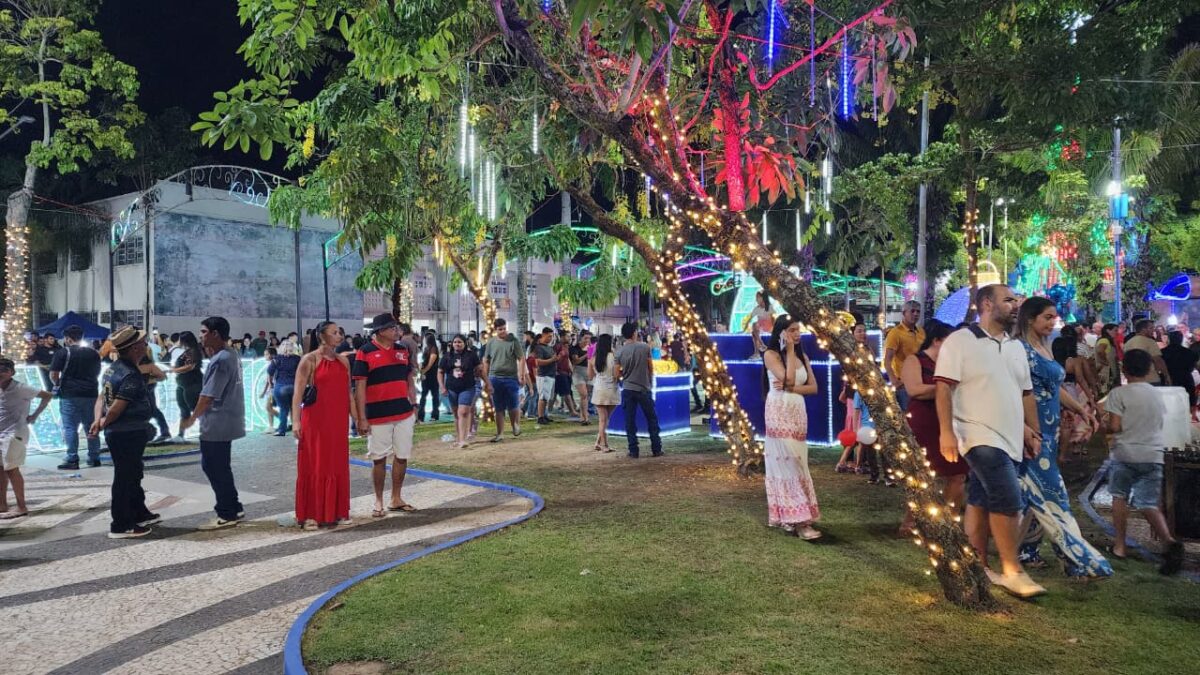 Famílias celebram tradição e esperam por novidades no acender das luzes em Rio Branco