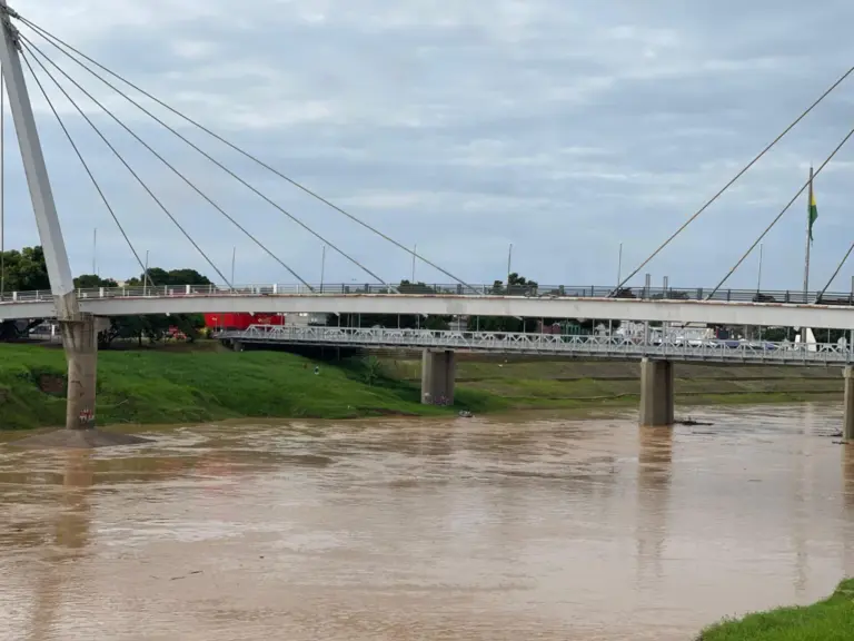 Rio Acre volta a subir e já se aproxima mais uma vez da cota de alerta na capital; confira