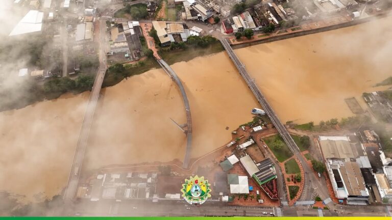 Rio Acre volta a subir e atinge a cota de transbordo na capital