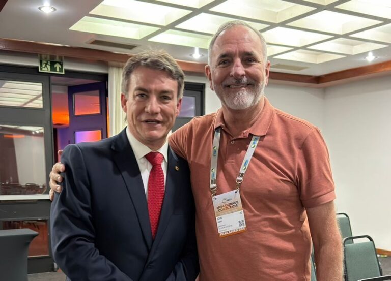 Tchê participa da 28ª Conferência da UNALE e destaca legado como ex-presidente da entidade