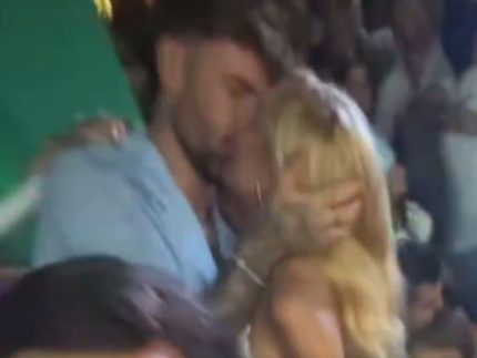 karoline-lima-e-leo-pereira-protagonizam-beijao-na-virada-do-ano-em-fernando-de-noronha