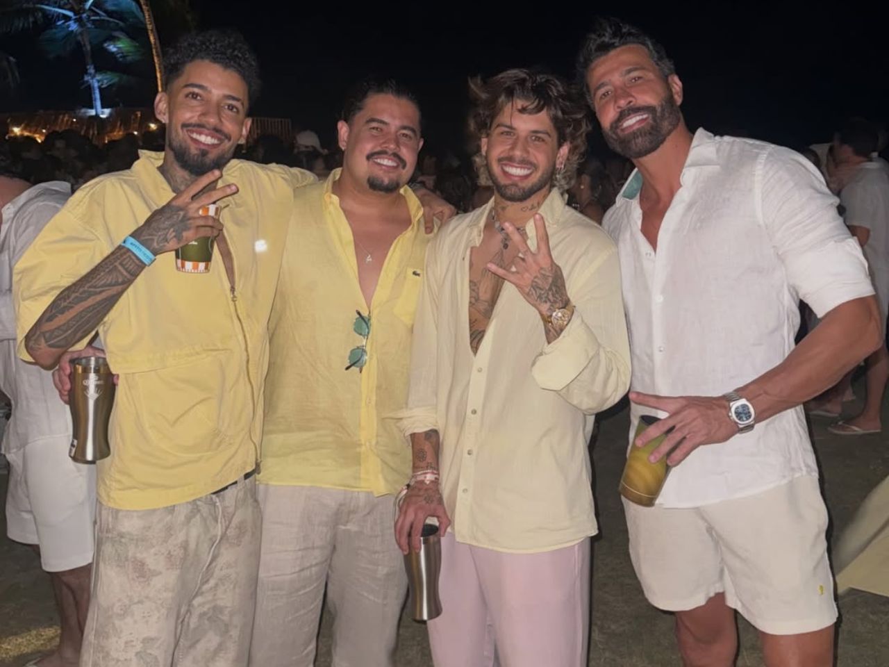 ze-felipe-passa-o-reveillon-com-os-amigos-e-detalhe-em-foto-chama-a-atencao