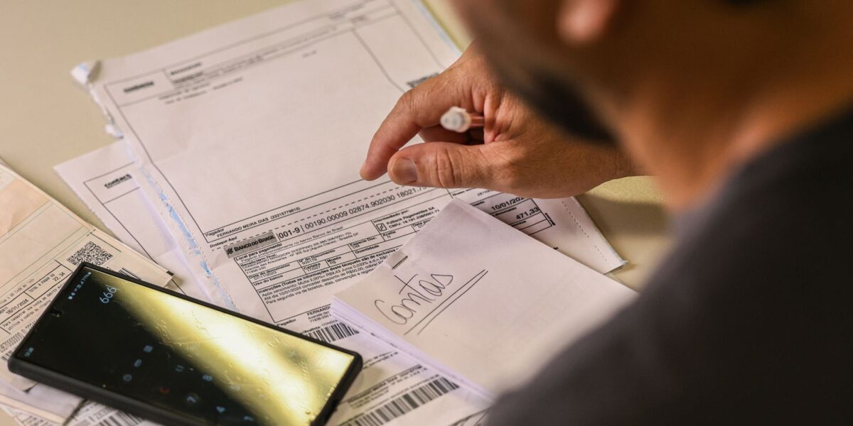 salario-minimo-de-r$-1.621-comeca-a-valer-nesta-quinta-feira