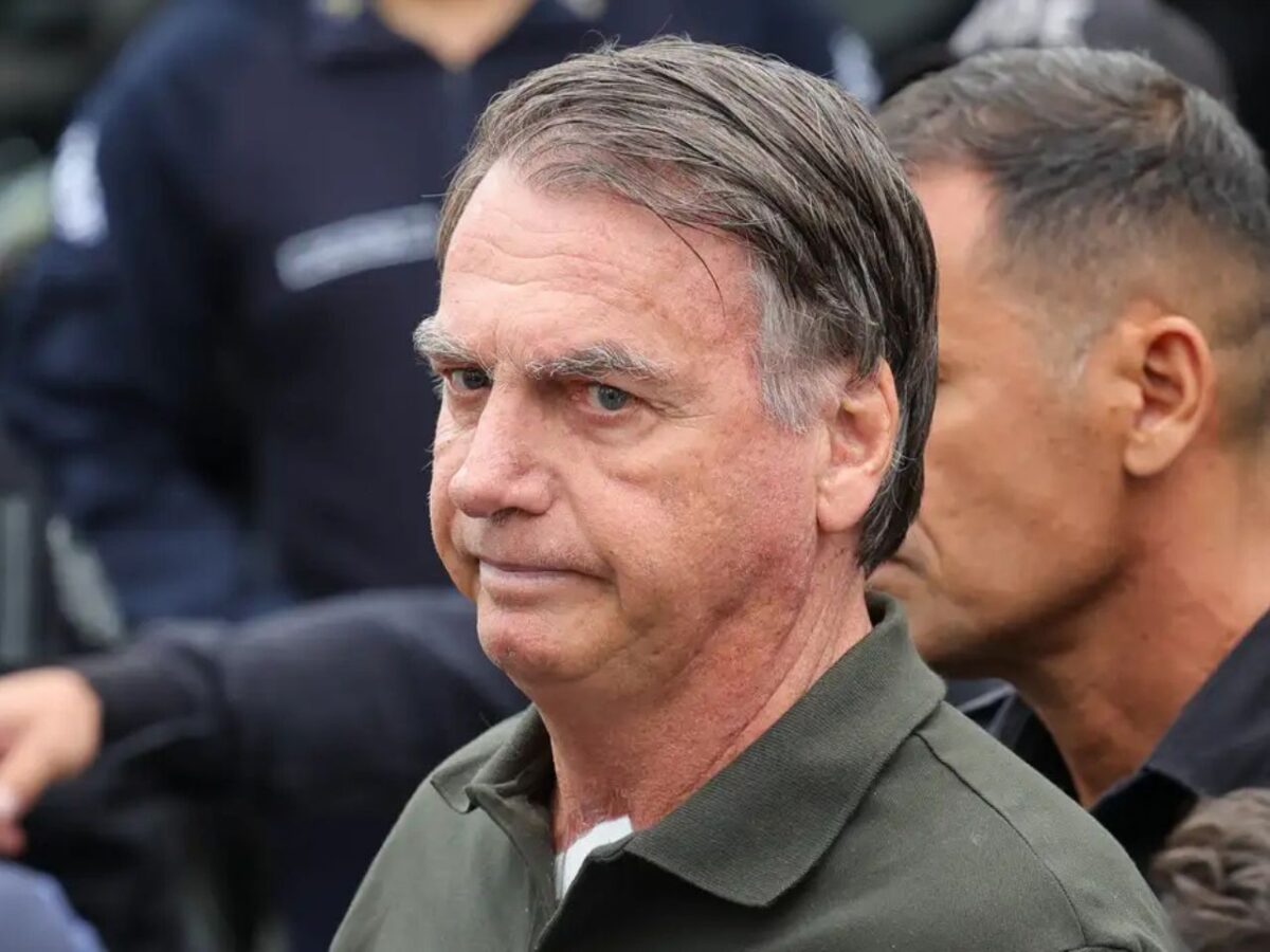 bolsonaro-recebe-alta-hospitalar-e-retorna-a-sede-da-pf-em-brasilia