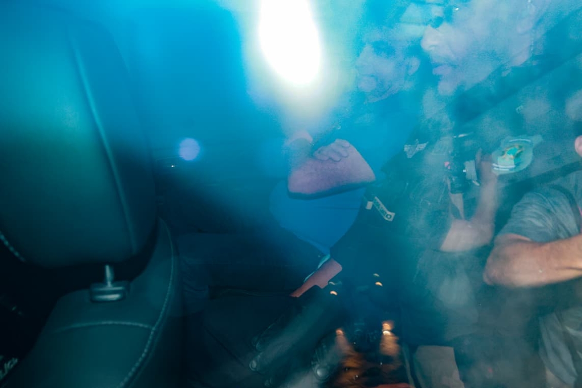 apos-cirurgias,-bolsonaro-recebe-alta-e-volta-a-prisao-8-dias-depois