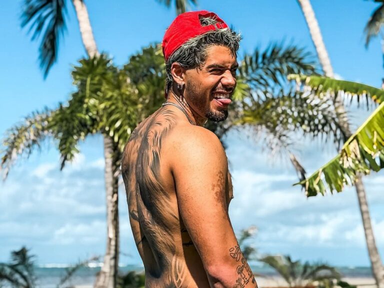 Zé Felipe aparece em novo vídeo com loira após Réveillon e chama atenção; assista