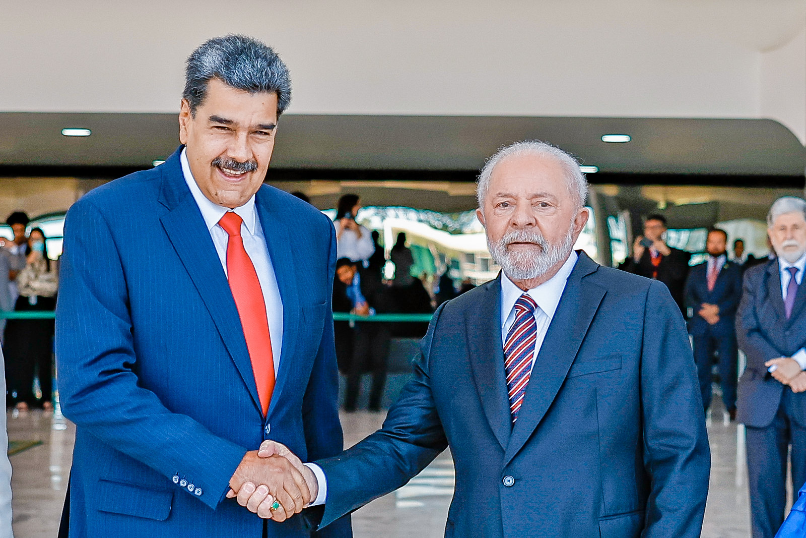 Lula convoca reunião de emergência com ministros após ataques dos EUA à Venezuela