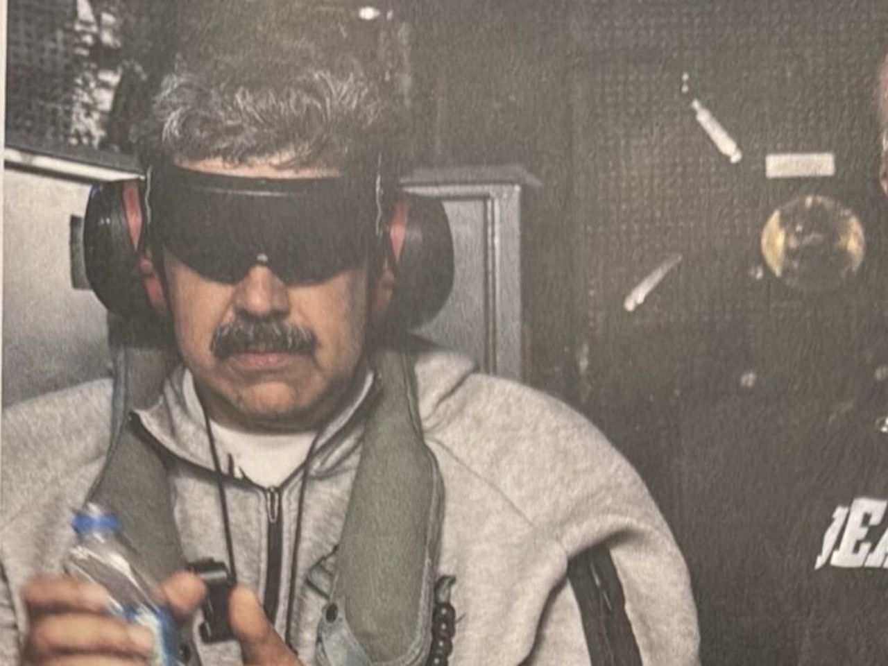 Nicolás Maduro chega aos EUA após ser preso na Venezuela; vídeo