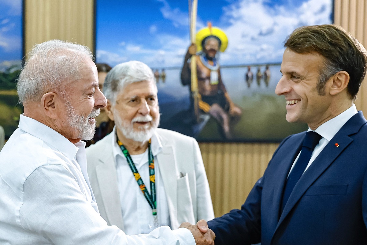 aliado-de-lula,-macron-comemora-queda-de-maduro:-“venezuela-esta-livre”