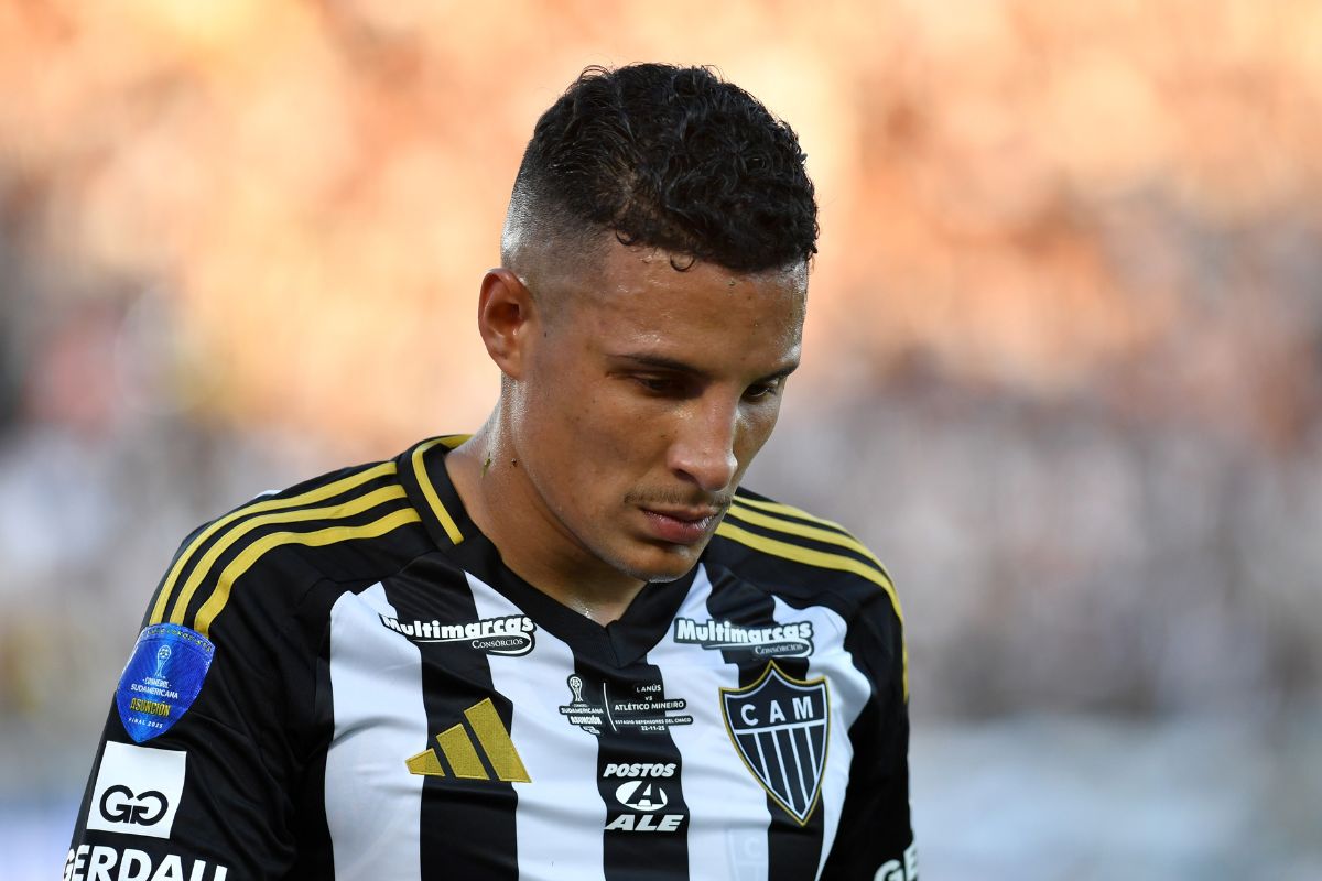 arana,-ex-atletico-mg,-e-anunciado-oficialmente-pelo-fluminense;-veja