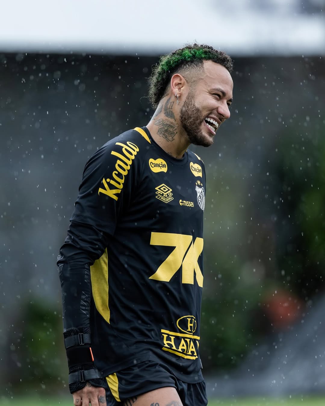 Neymar pensou em desistir do futebol após lesão